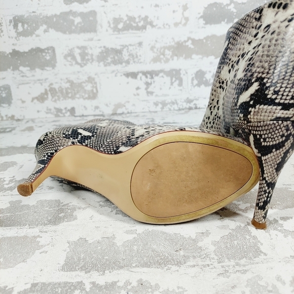 Halogen Rowen Snakeskin Print Peep Toe V Cut Slip On Ankle Bootie D233 - Picture 10 of 13